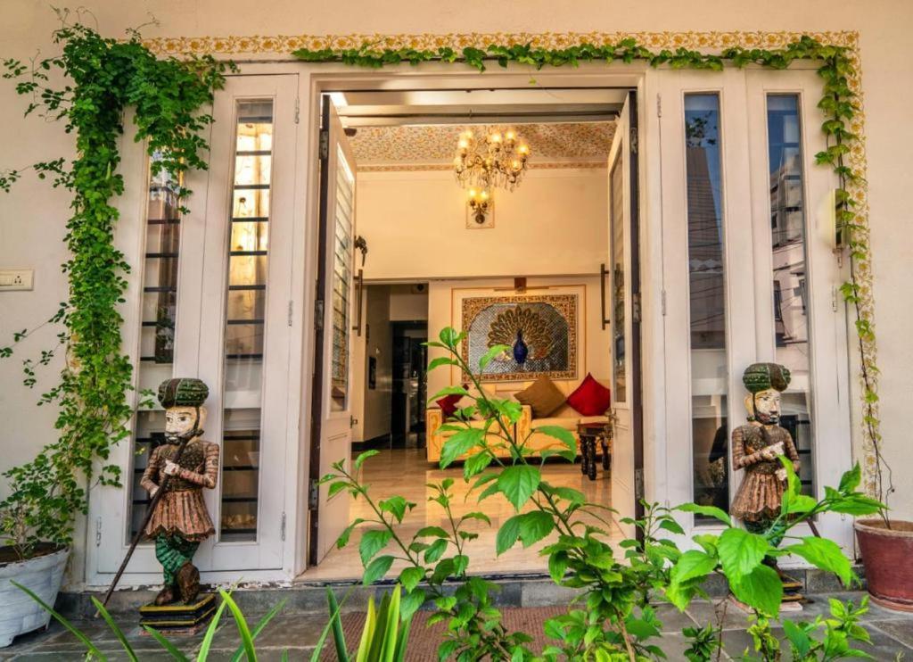 Santosh Villa - The House Of Antiques And Art Udaipur Exterior photo
