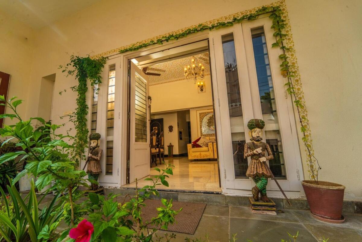 Santosh Villa - The House Of Antiques And Art Udaipur Exterior photo