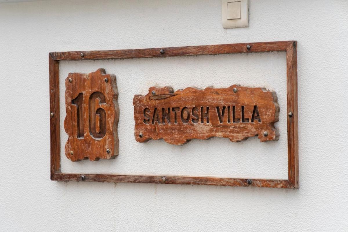 Santosh Villa - The House Of Antiques And Art Udaipur Exterior photo